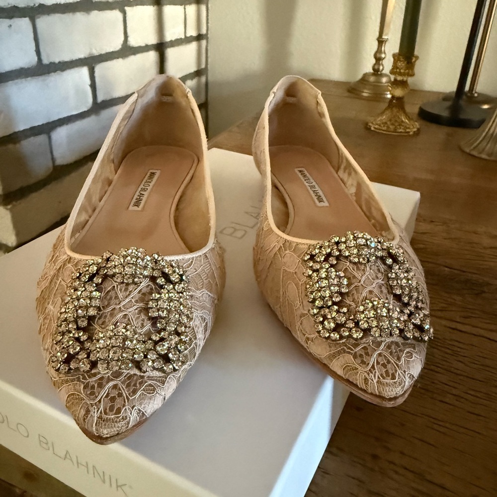 Manolo Blahnik Lace Hangisi Flats in Nude - Picture 2 of 9
